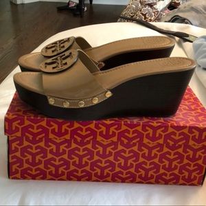 Tory Burch Patent Leather Patti wedge